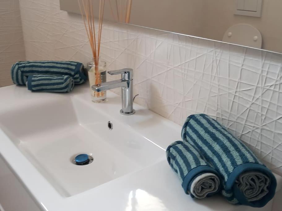 Luxury Home Near The Beach Private Parking Space Алгеро Екстериор снимка